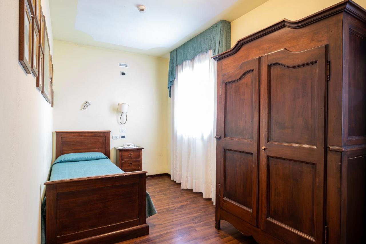 Principato Di Ariis Hotell Rivignano Exteriör bild